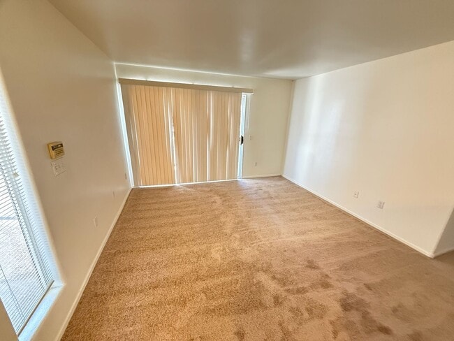Building Photo - 3141 Key Largo Dr