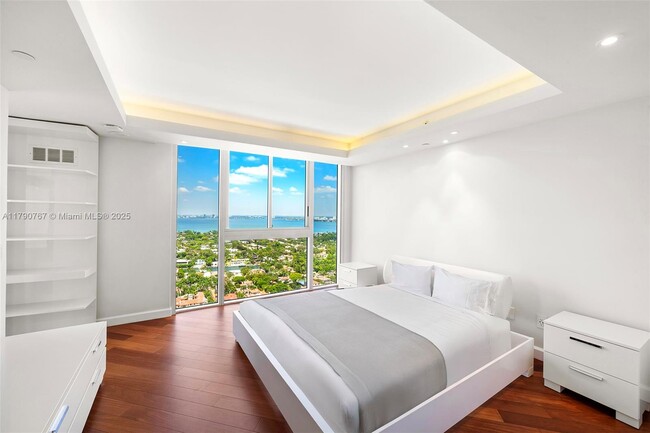 Building Photo - 4779 Collins Ave
