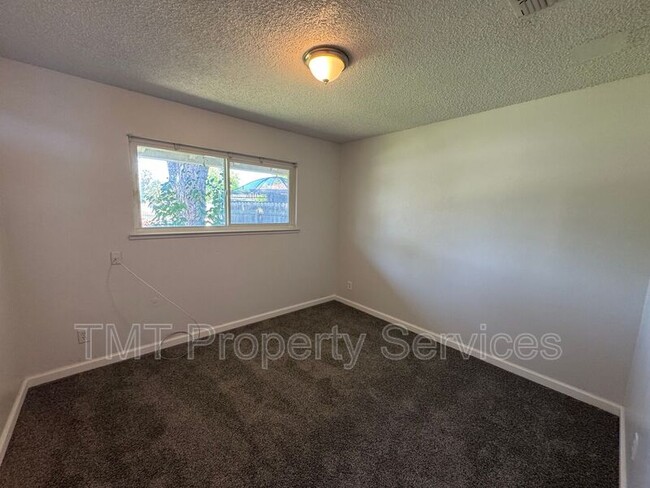 Building Photo - 7733 Mary Lou Way
