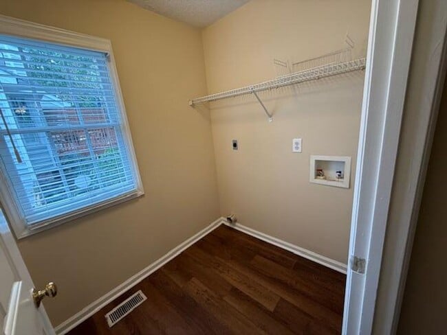 Building Photo - 211 Swansboro Dr