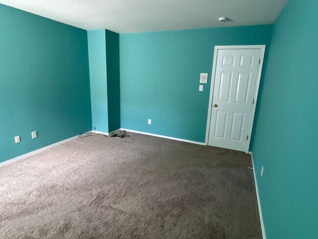 Building Photo - Spacious 3 Bed | 2.5 Bath House in Raleigh