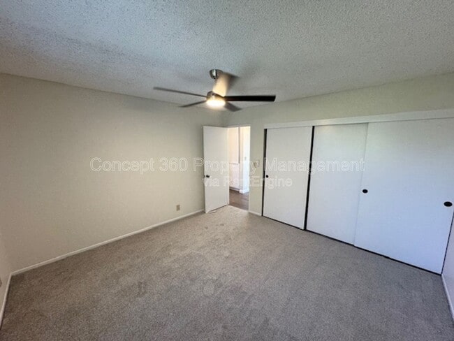 Building Photo - 9421 Cedar St