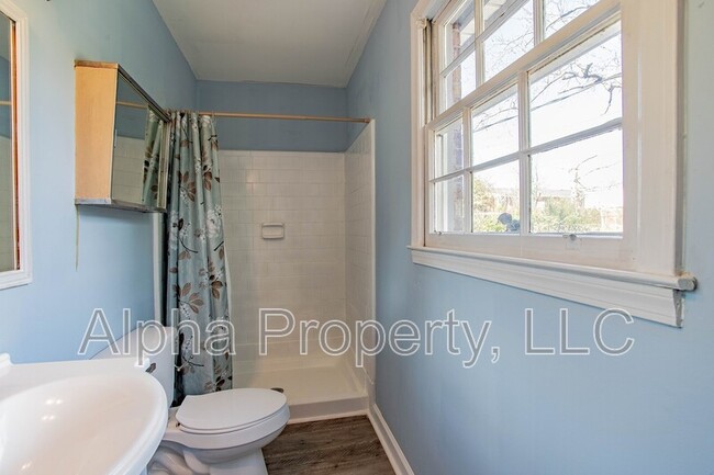 Building Photo - 105 Shadecrest Dr