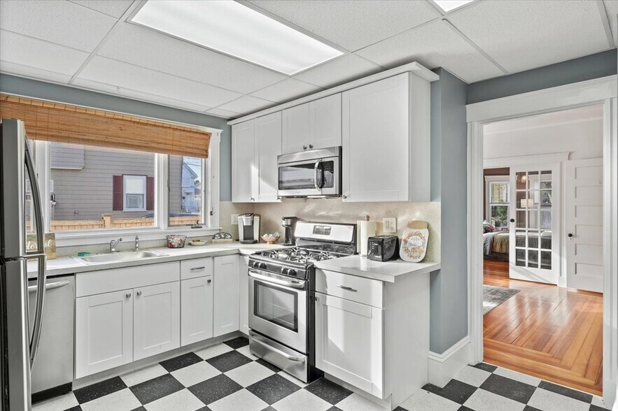 Building Photo - 9 Wilshire St