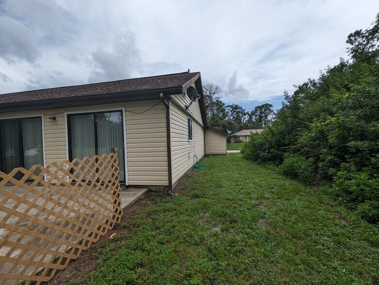 West side of house - 3740 Giblin Dr