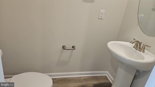 Building Photo - 18 Elliot Ln