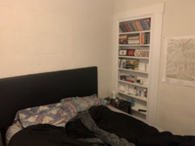 Building Photo - 2 BED with easy access to Downtown!