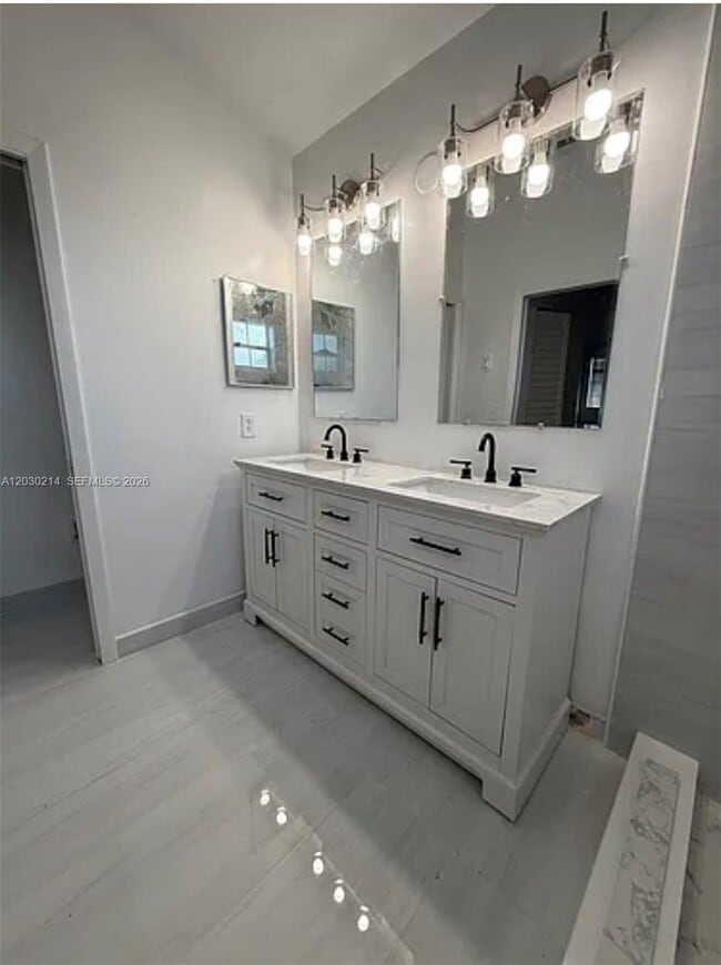 Building Photo - 127 SW 159th Way