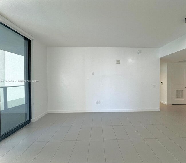 Building Photo - 1600 NE 1st Ave