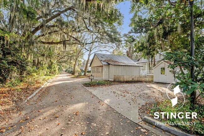 Building Photo - 2677 Broad St