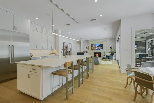 Building Photo - 5101 Cuesta Verde