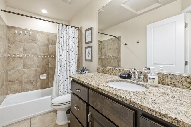 Building Photo - 4221 Torrey Pines Dr