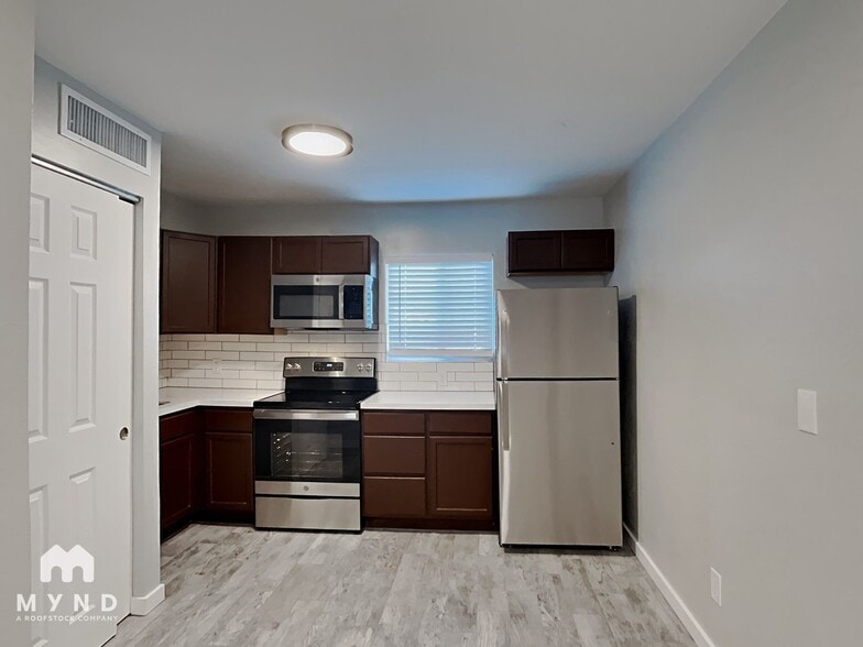 Building Photo - 12707 W Tasha Dr