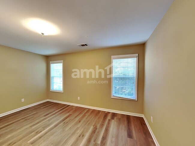 Building Photo - 1990 Turtle Creek Way