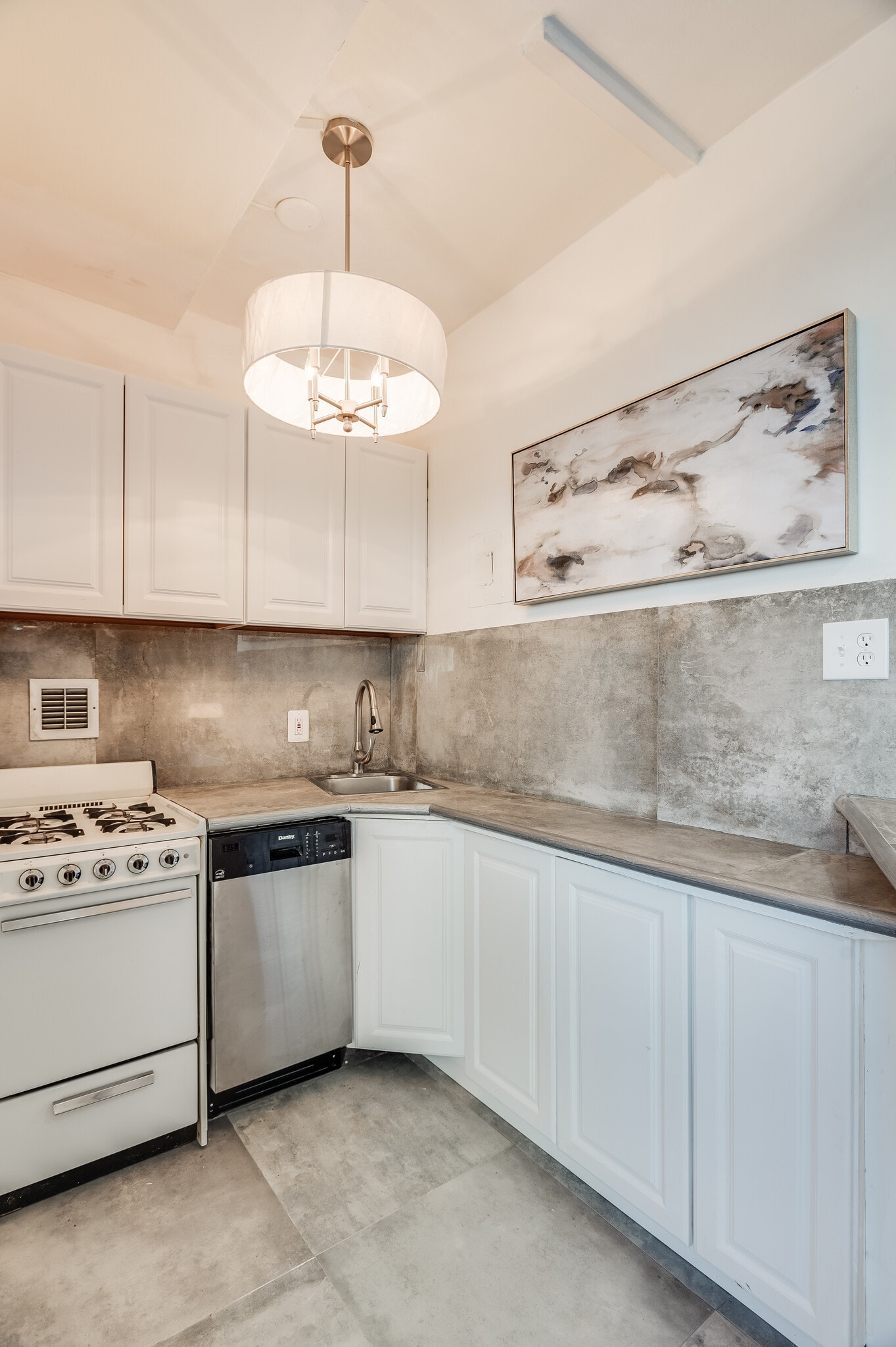 Building Photo - 1121 ARLINGTON Blvd