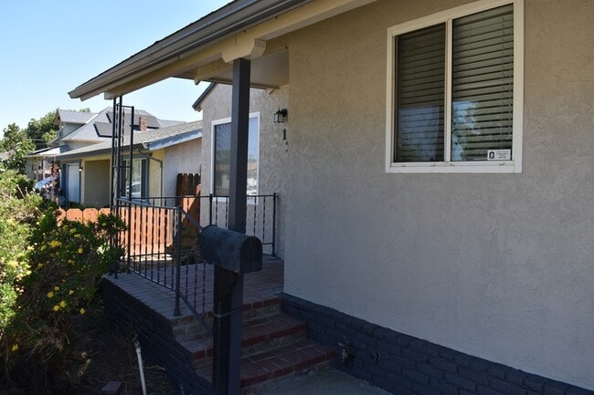 Building Photo - 1333 Frank Ave