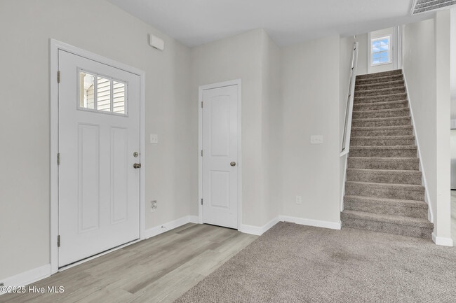 Building Photo - 1115 Carteret Mnr Dr
