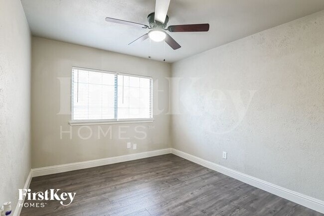 Building Photo - 804 Courson Dr