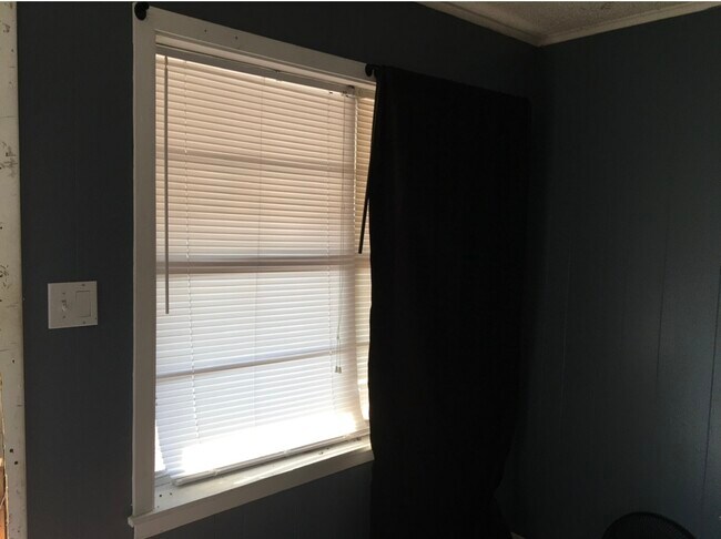 Building Photo - 129 Ridgedale Dr