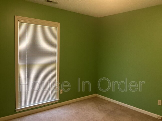 Building Photo - 108 Hyacinth Ln