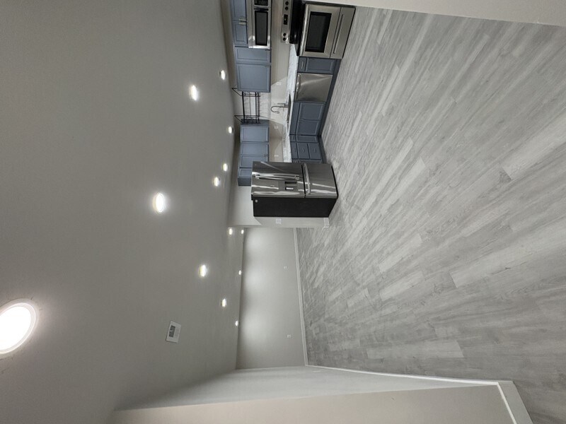 Building Photo - 692 W 500 S