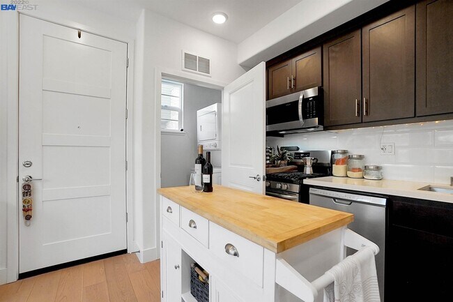 Building Photo - 29438 Urbia Way