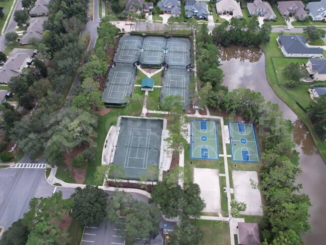 Building Photo - Beautiful 2BR Townhome in Amenity-Rich Fleming Island Community!!