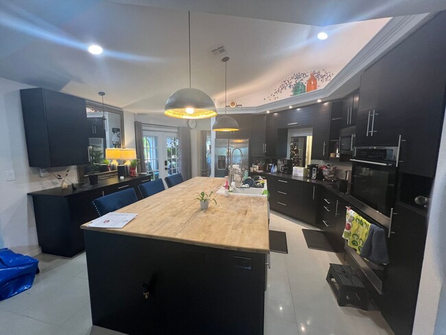 Building Photo - 3/2/2 Seasonal home in Deep Creek