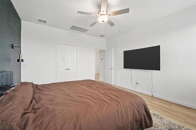 Building Photo - 132 Wyndemere Ln