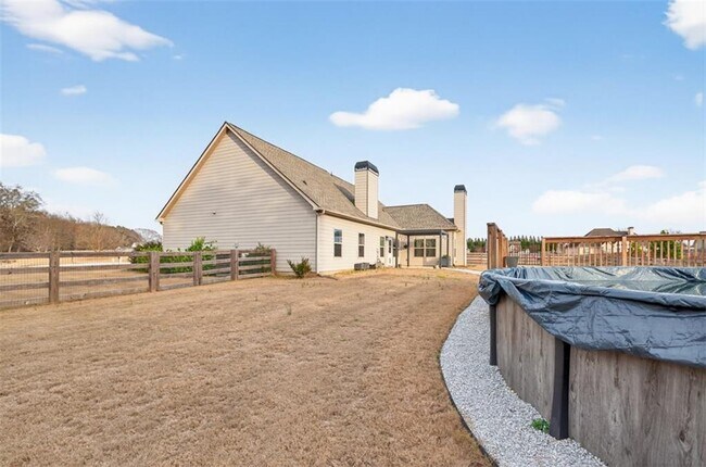 Building Photo - 612 Quail Ct