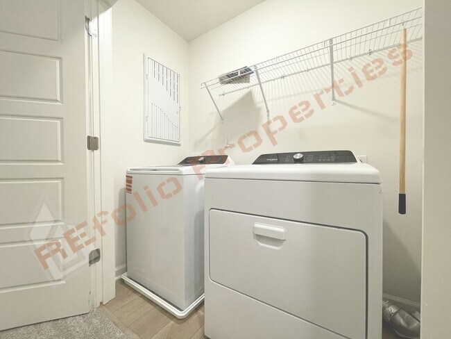 Building Photo - 1128 Goldenshrub St