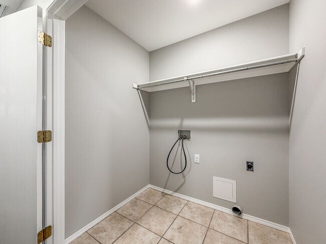 Building Photo - 1203 Quebec Dr