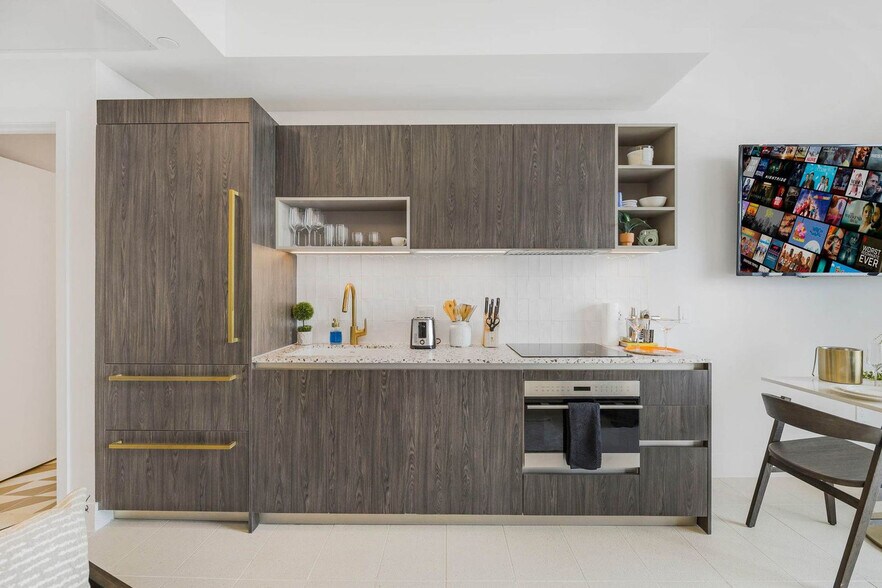 Building Photo - 159 NE 6th St