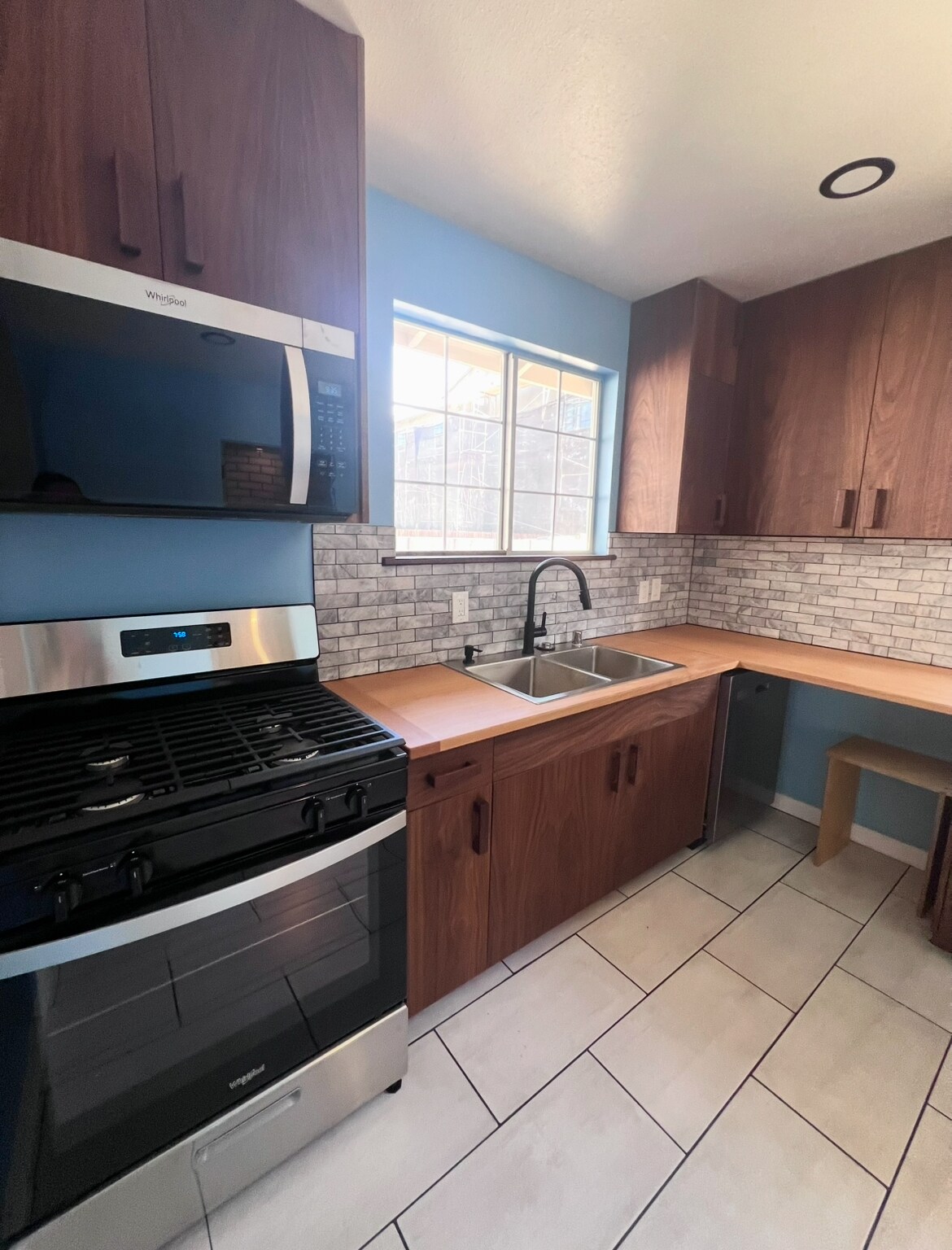 Building Photo - 3547 E Green St