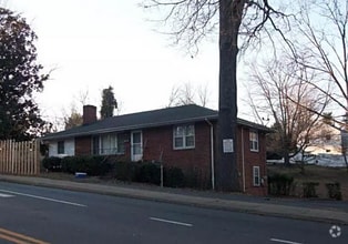 Building Photo - 1521 Cherry Ave
