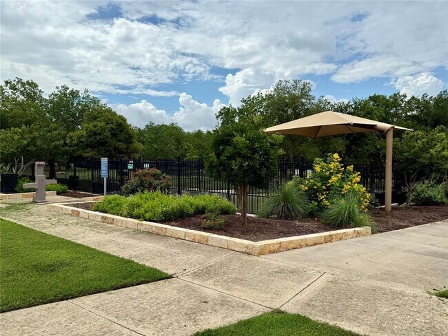 Building Photo - 13819 Lothian Dr