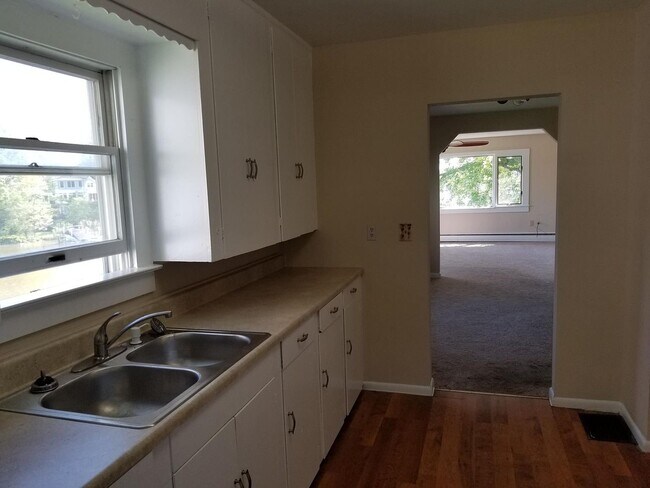 Building Photo - 146 Spa Dr