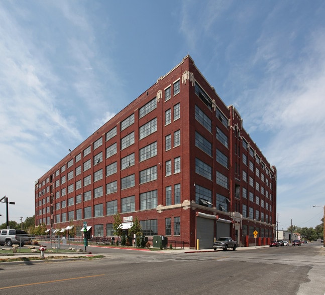 Primary Photo - Mitchell Park Plaza