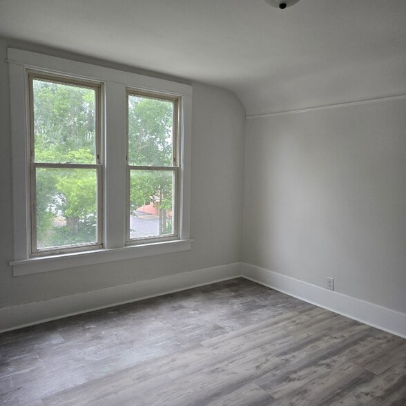Building Photo - 312 W McClure Ave
