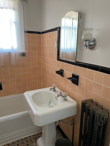 Bathroom - Unit # 4 - 336 Main St