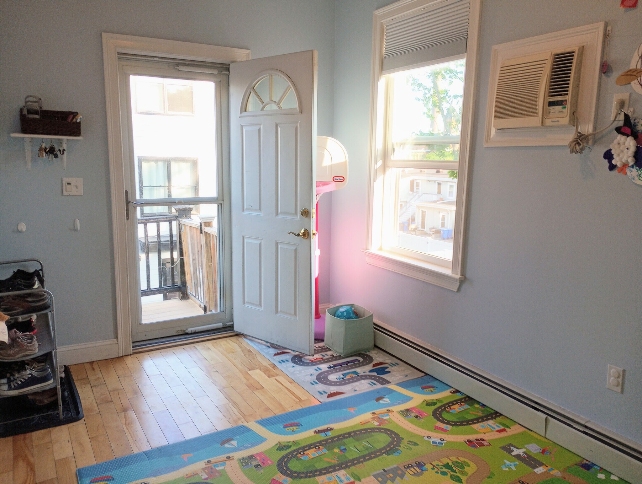Playroom, home office, or exercise space - 28 Robbins St
