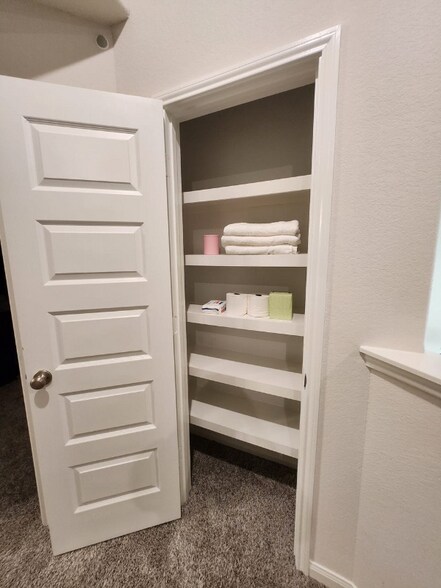 Building Photo - 3314 Dry Creek Dr