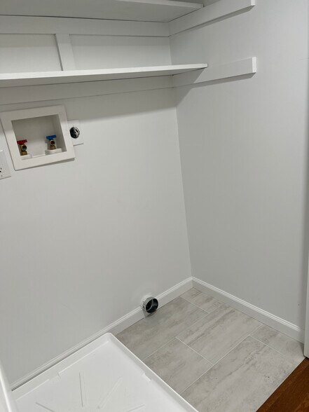 Building Photo - 45 Woodbridge Ln