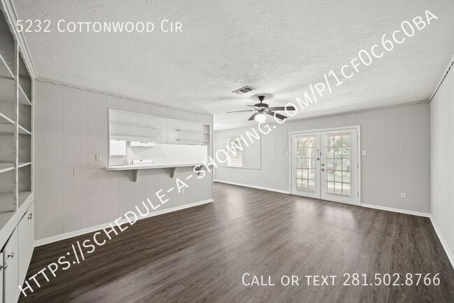 Building Photo - 5232 Cottonwood Cir