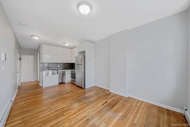 Building Photo - 176A 26