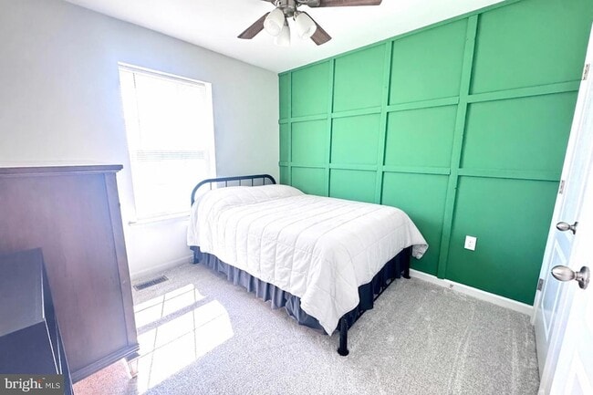 Building Photo - 576 Thumper Dr