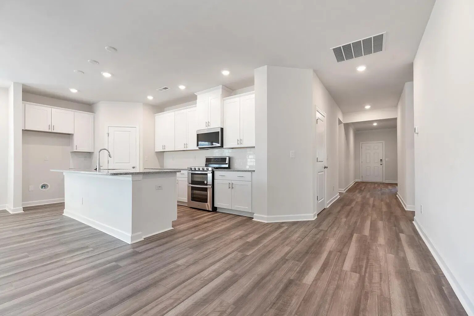 Foyer/Kitchen - 912 Rachel Anne Dr