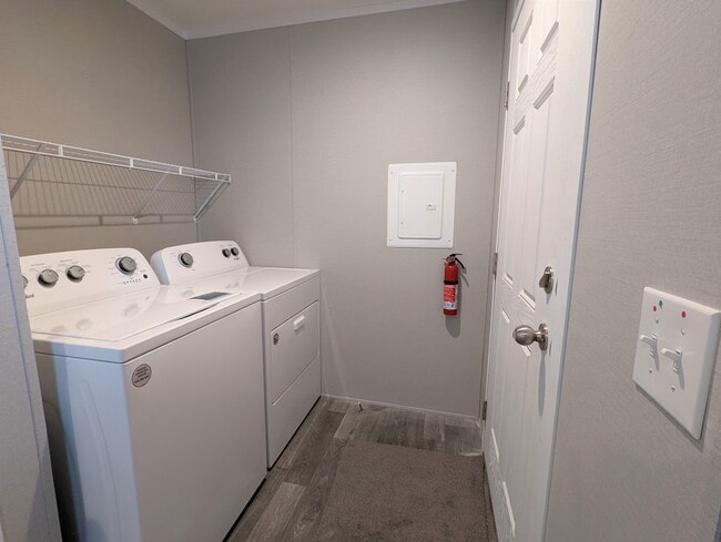 Building Photo - 710 Oregon St