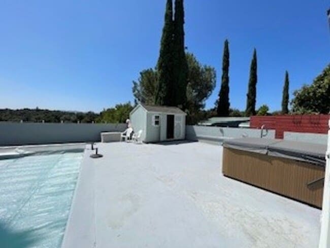 Building Photo - One of Kind 4 bedroom, 2 bath house with P...