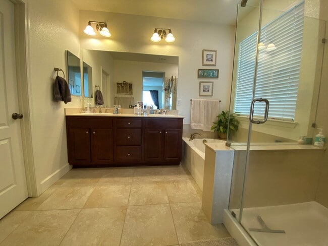 Building Photo - Great Home in Carson City